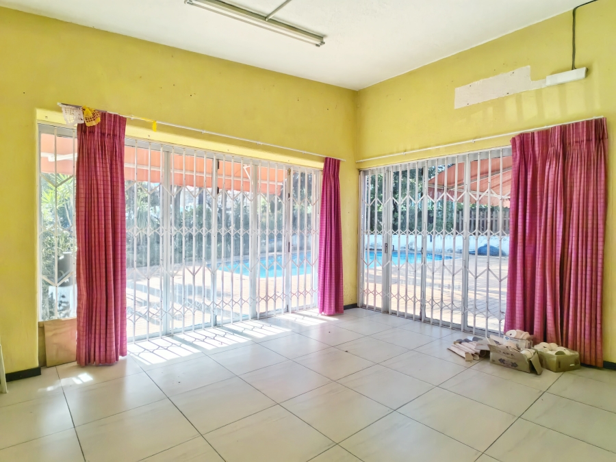 To Let commercial Property for Rent in Dunkeld Gauteng