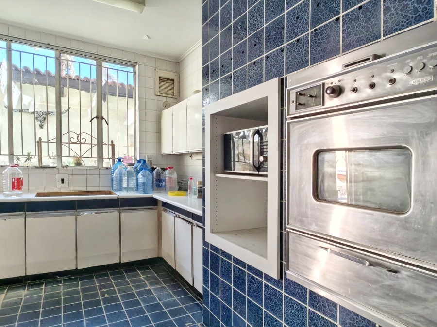 To Let commercial Property for Rent in Dunkeld Gauteng