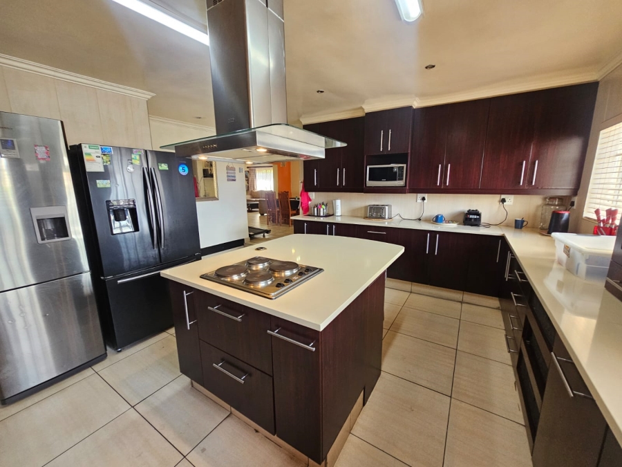 5 Bedroom Property for Sale in Winchester Hills Gauteng