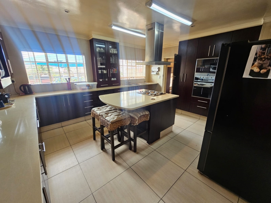 5 Bedroom Property for Sale in Winchester Hills Gauteng