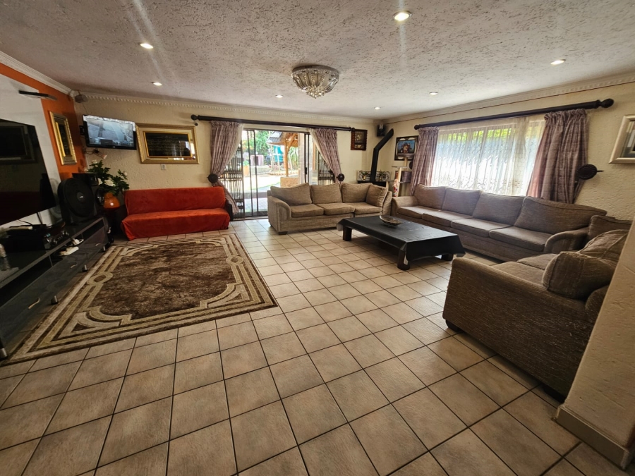 5 Bedroom Property for Sale in Winchester Hills Gauteng