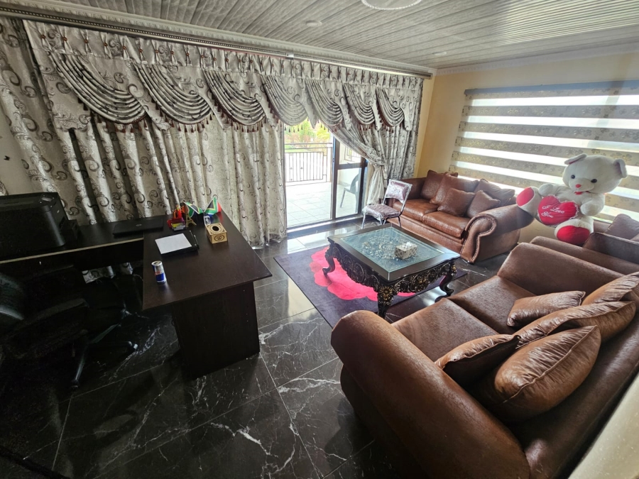 5 Bedroom Property for Sale in Winchester Hills Gauteng