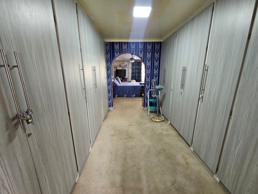 5 Bedroom Property for Sale in Winchester Hills Gauteng