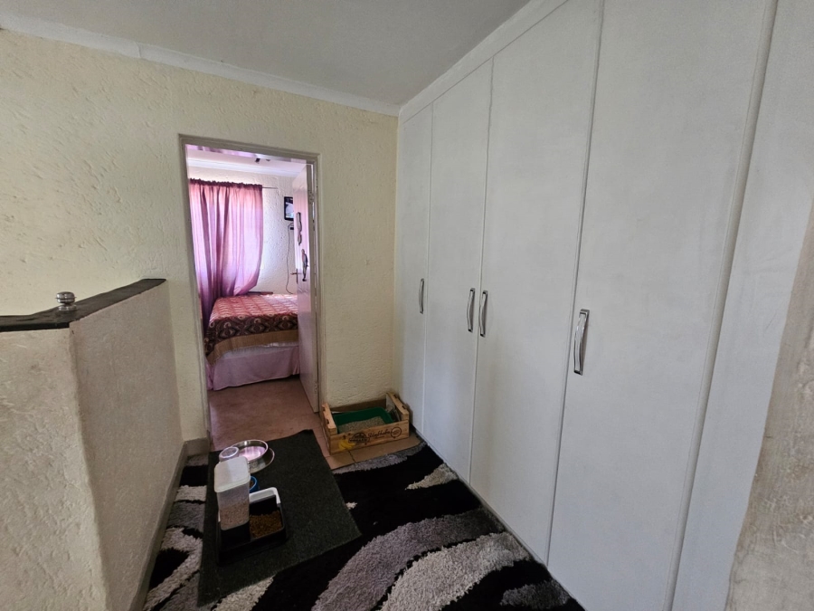 5 Bedroom Property for Sale in Winchester Hills Gauteng