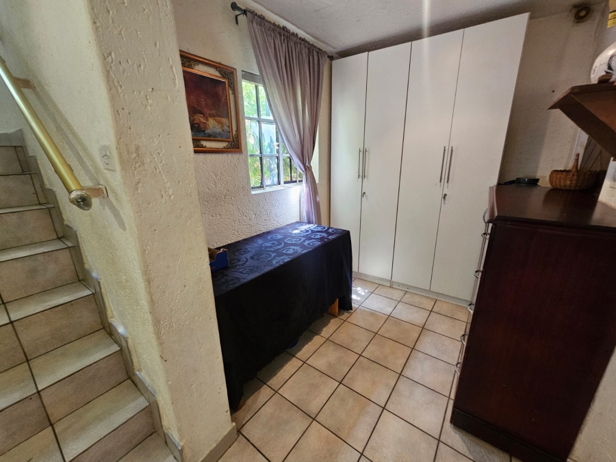 5 Bedroom Property for Sale in Winchester Hills Gauteng