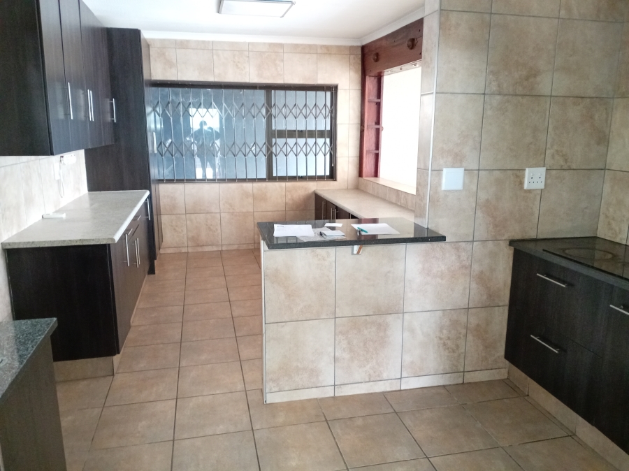 6 Bedroom Property for Sale in Krugersdorp West Gauteng