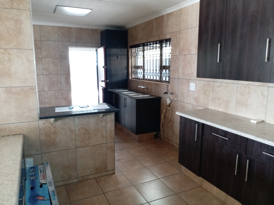 6 Bedroom Property for Sale in Krugersdorp West Gauteng