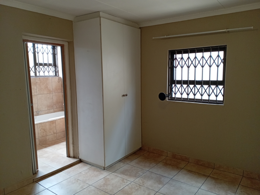 6 Bedroom Property for Sale in Krugersdorp West Gauteng