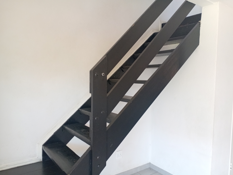 2 Bedroom Property for Sale in Wilgeheuwel Gauteng