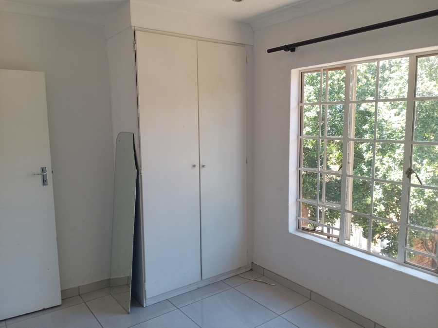 2 Bedroom Property for Sale in Wilgeheuwel Gauteng
