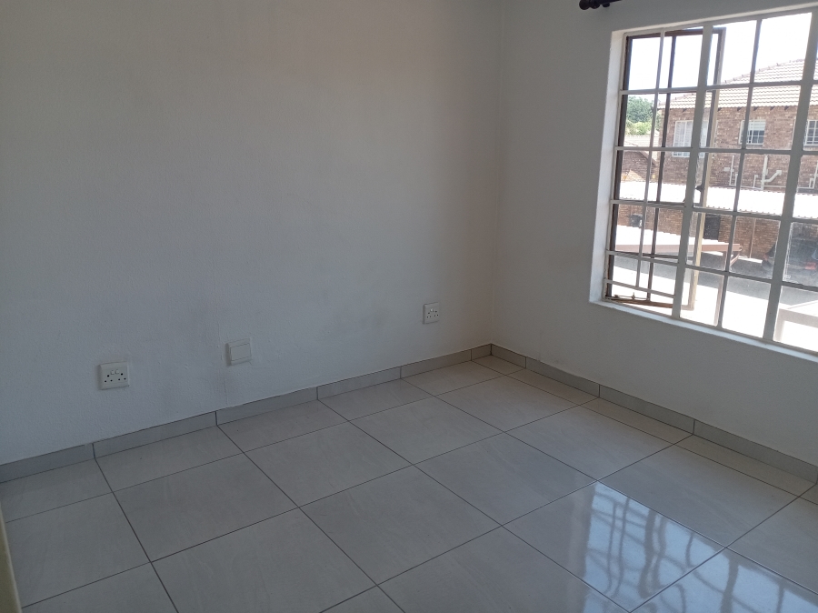 2 Bedroom Property for Sale in Wilgeheuwel Gauteng
