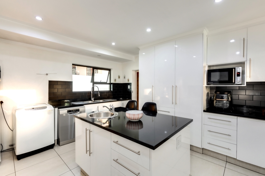 4 Bedroom Property for Sale in Lonehill Gauteng