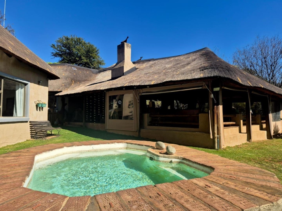 6 Bedroom Property for Sale in Kameelfontein Gauteng