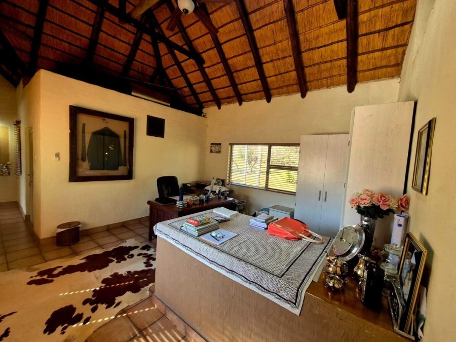 6 Bedroom Property for Sale in Kameelfontein Gauteng