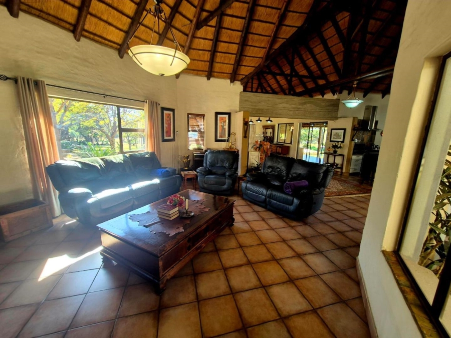 6 Bedroom Property for Sale in Kameelfontein Gauteng