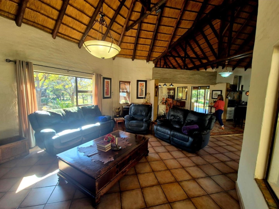 6 Bedroom Property for Sale in Kameelfontein Gauteng