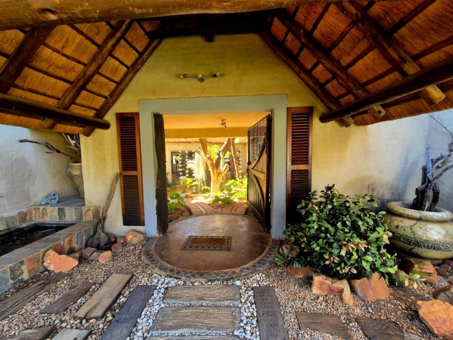 6 Bedroom Property for Sale in Kameelfontein Gauteng