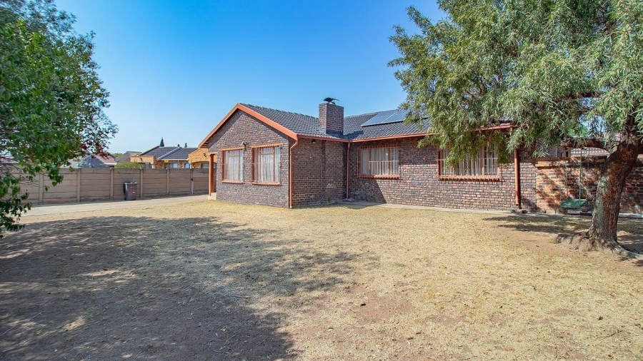 3 Bedroom Property for Sale in Dalpark Gauteng