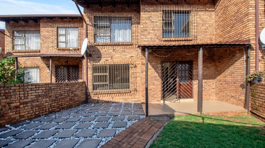 3 Bedroom Property for Sale in Klopperpark Gauteng