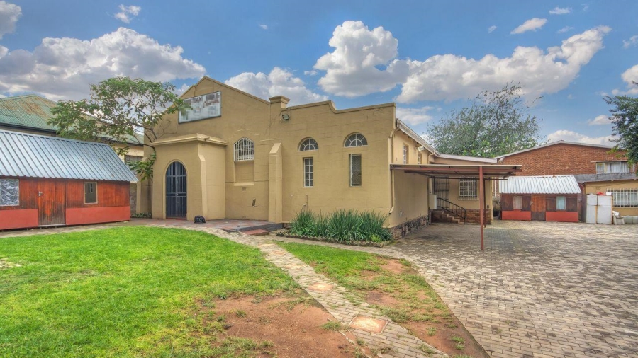 6 Bedroom Property for Sale in Malvern Gauteng