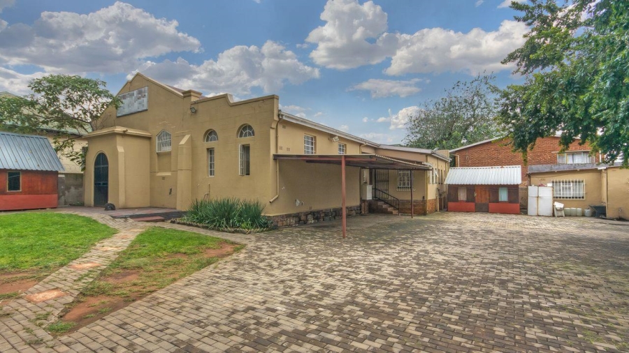 6 Bedroom Property for Sale in Malvern Gauteng