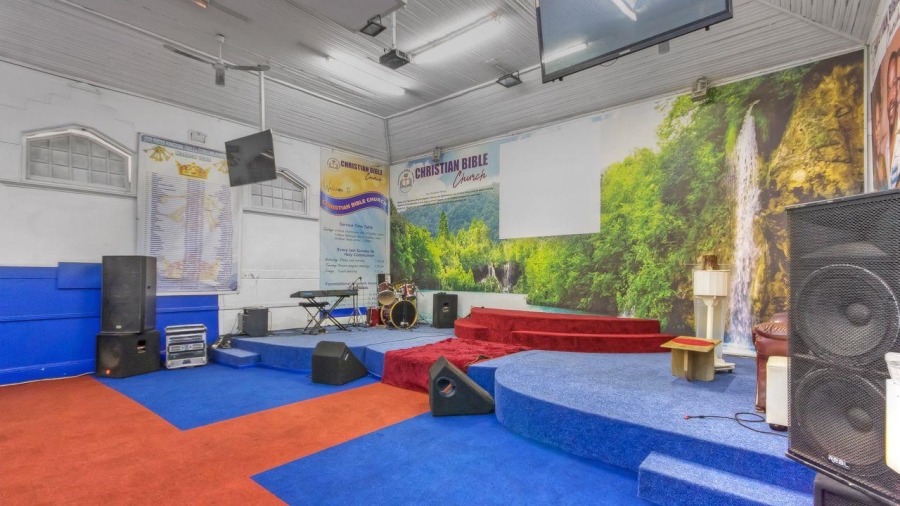 6 Bedroom Property for Sale in Malvern Gauteng