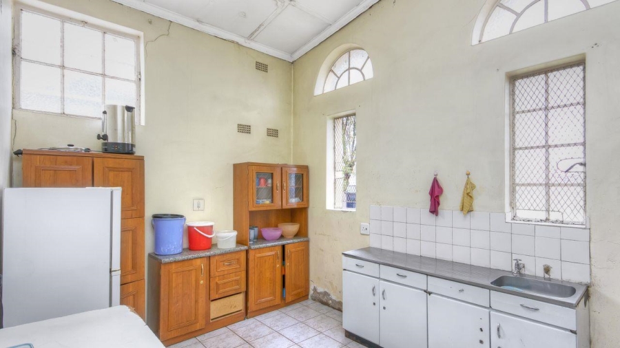 6 Bedroom Property for Sale in Malvern Gauteng