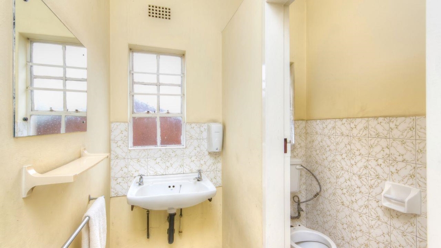 6 Bedroom Property for Sale in Malvern Gauteng