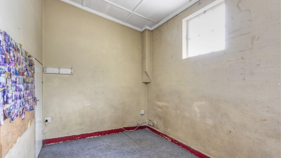 6 Bedroom Property for Sale in Malvern Gauteng