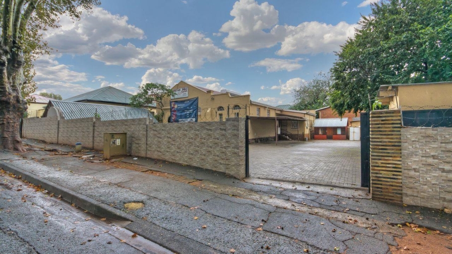 6 Bedroom Property for Sale in Malvern Gauteng