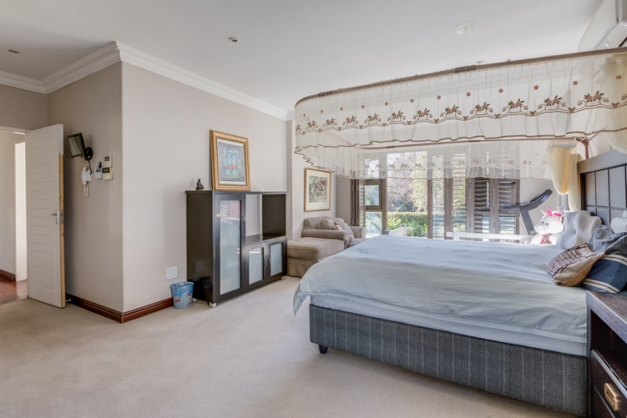 4 Bedroom Property for Sale in Glenadrienne Gauteng