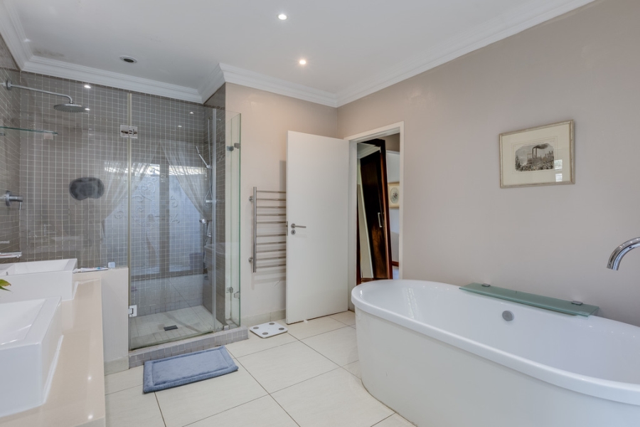 4 Bedroom Property for Sale in Glenadrienne Gauteng