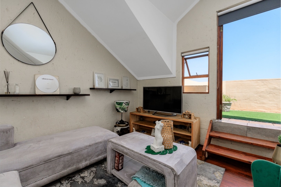 1 Bedroom Property for Sale in Lonehill Gauteng