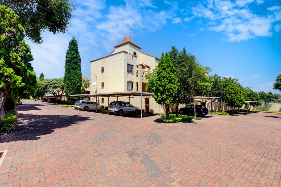 1 Bedroom Property for Sale in Lonehill Gauteng
