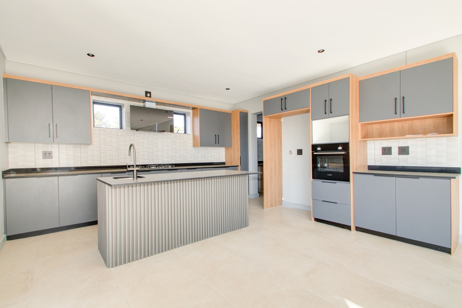 4 Bedroom Property for Sale in Helderfontein Estate Gauteng