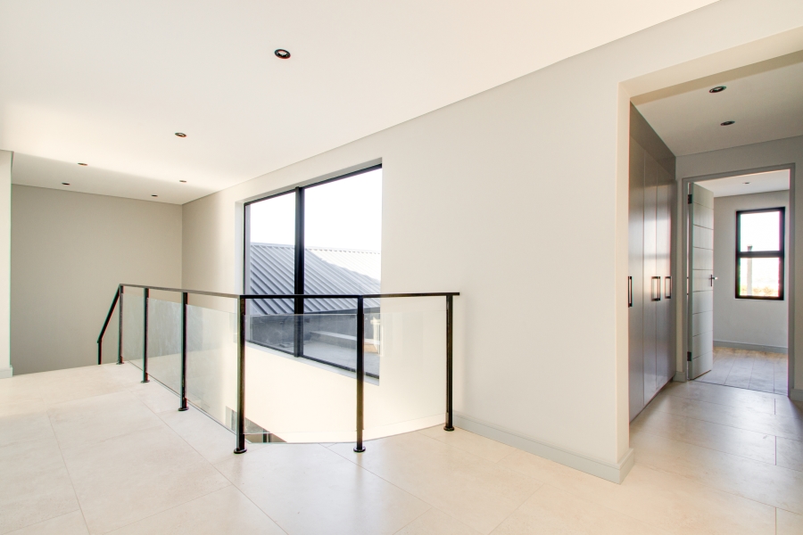 4 Bedroom Property for Sale in Helderfontein Estate Gauteng