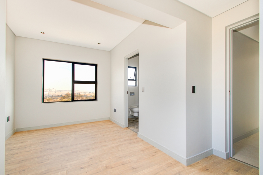 4 Bedroom Property for Sale in Helderfontein Estate Gauteng