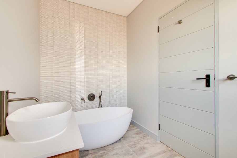 4 Bedroom Property for Sale in Helderfontein Estate Gauteng