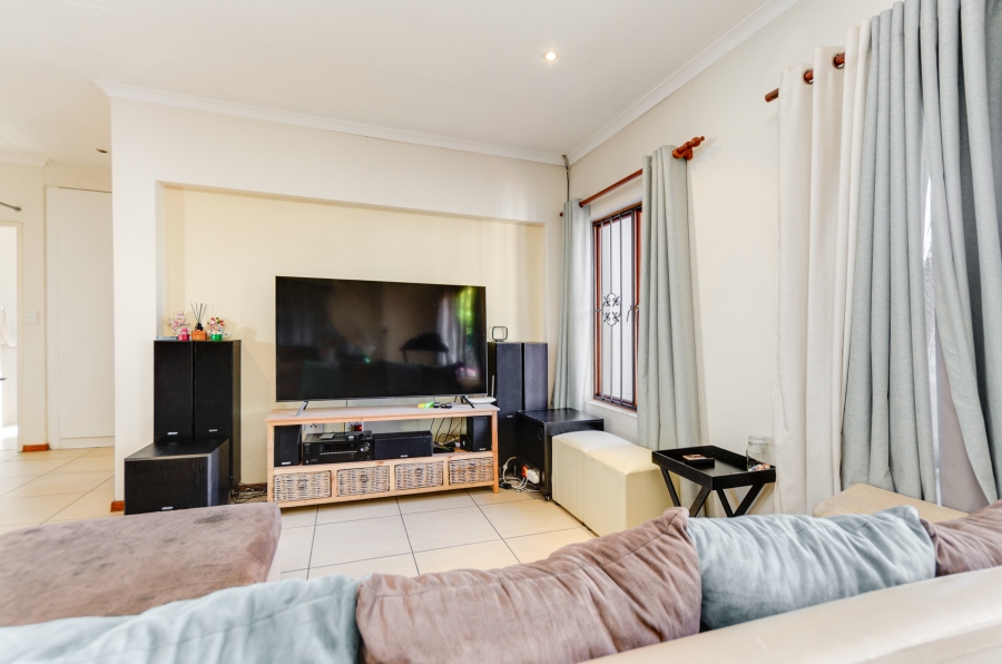 2 Bedroom Property for Sale in Paulshof Gauteng