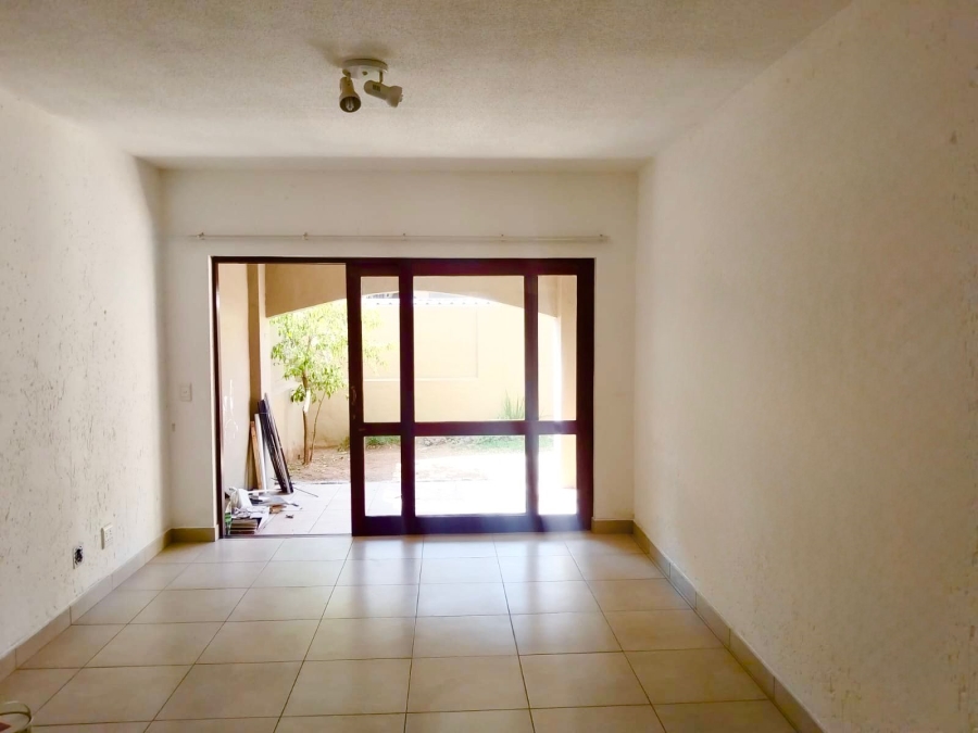 1 Bedroom Property for Sale in Lonehill Gauteng