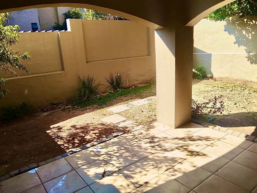 1 Bedroom Property for Sale in Lonehill Gauteng