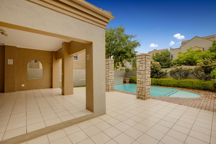 1 Bedroom Property for Sale in Lonehill Gauteng