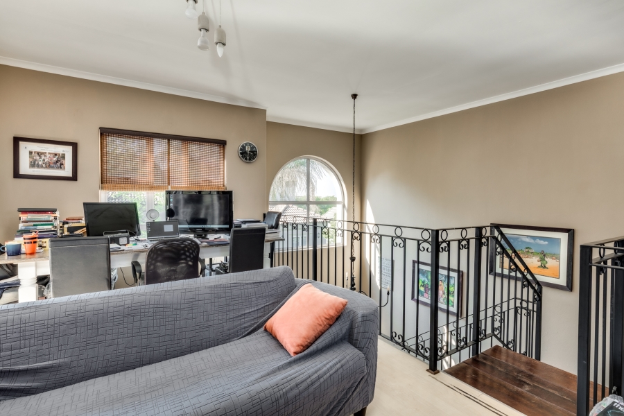 2 Bedroom Property for Sale in Lonehill Gauteng