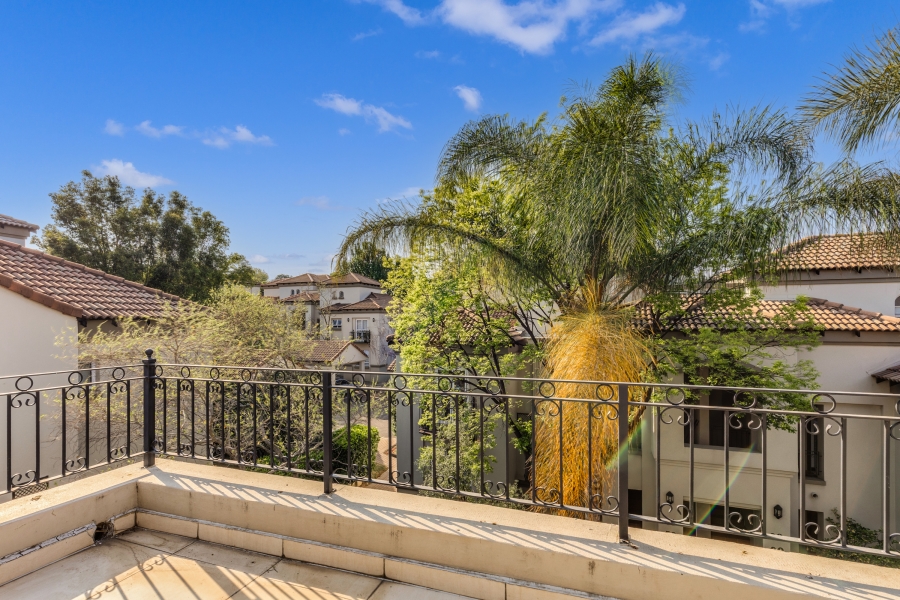 2 Bedroom Property for Sale in Lonehill Gauteng