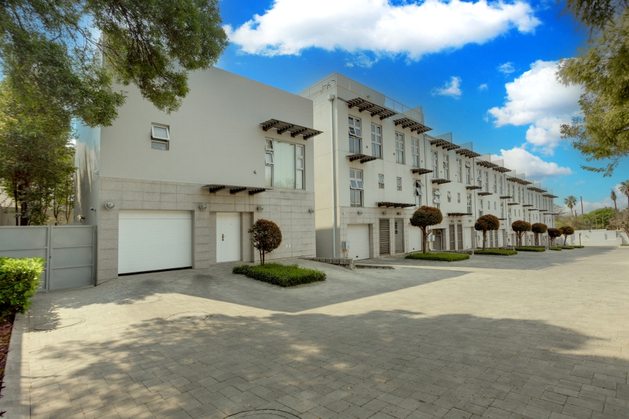 3 Bedroom Property for Sale in Bryanston Gauteng