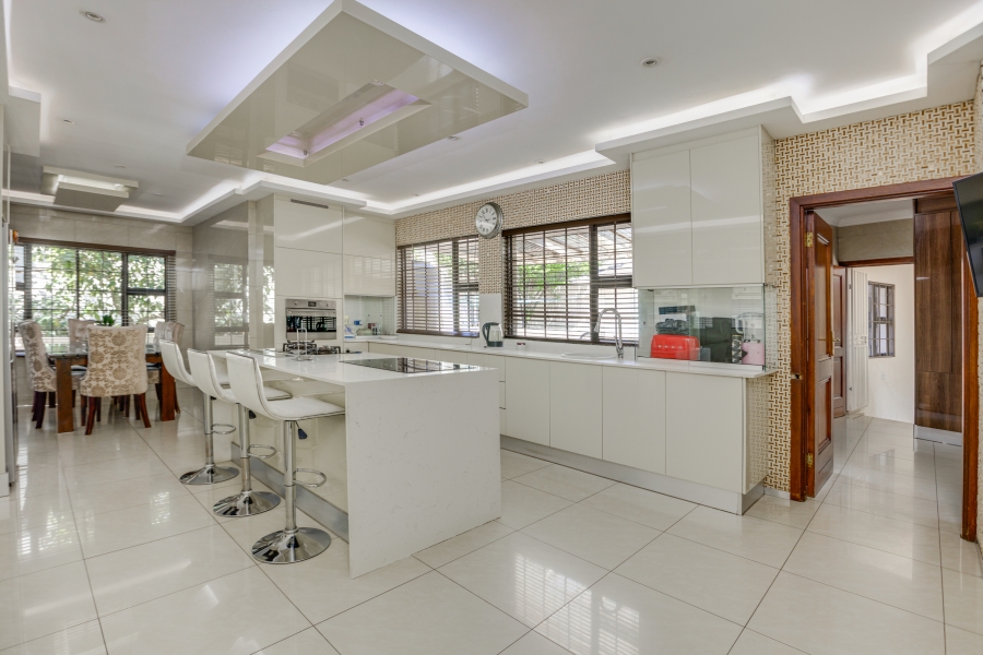 5 Bedroom Property for Sale in Bryanston Gauteng