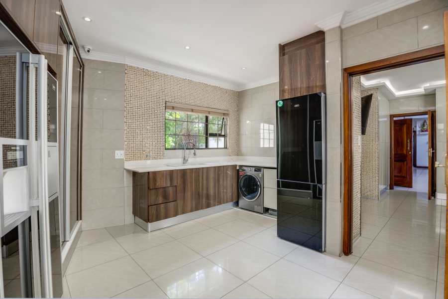 5 Bedroom Property for Sale in Bryanston Gauteng