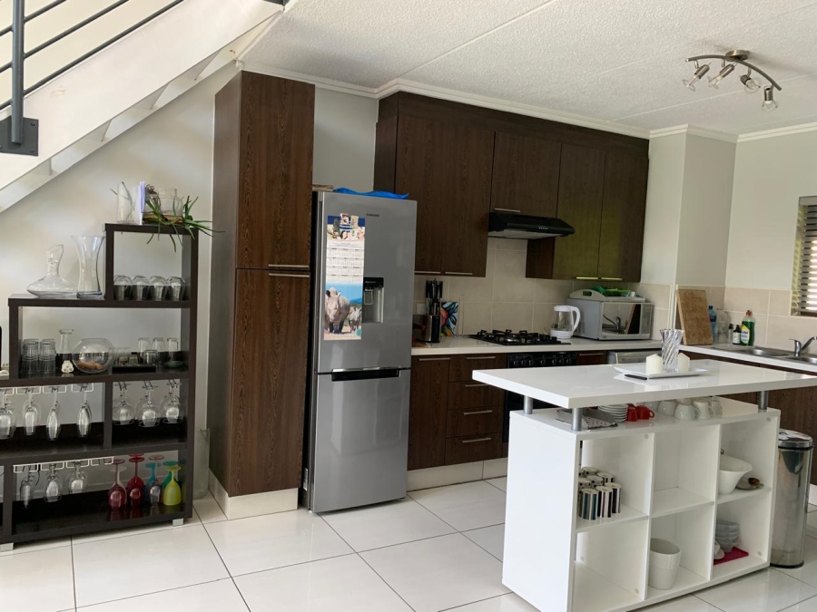 To Let 2 Bedroom Property for Rent in Bryanston Gauteng