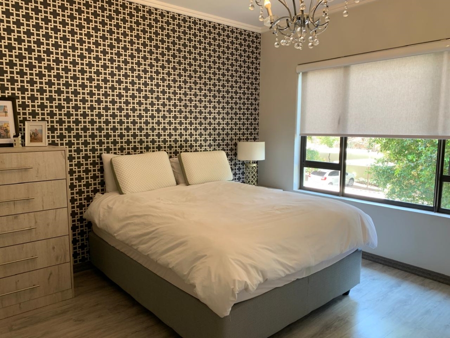 To Let 2 Bedroom Property for Rent in Bryanston Gauteng