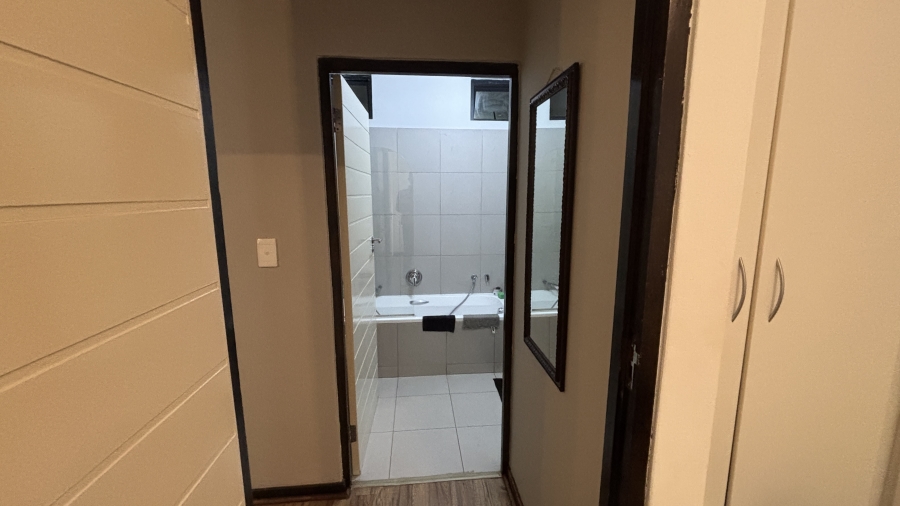 1 Bedroom Property for Sale in Jackal Creek Golf Estate Gauteng